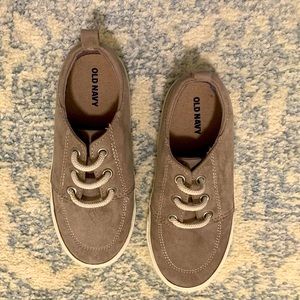 Old Navy toddler shoes.